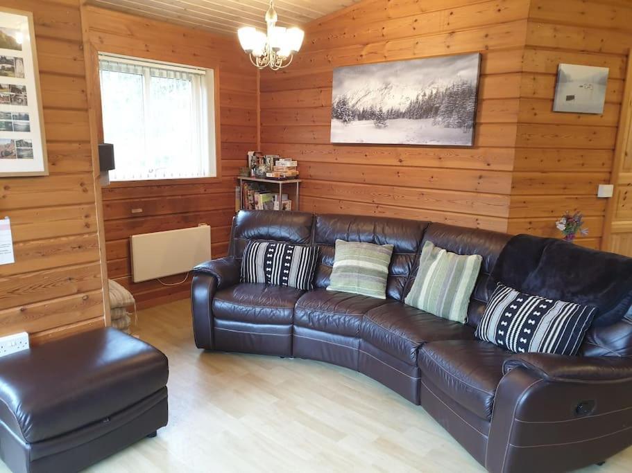 Luxury Peak District Lodge, Hot Tub, Log Burner, Nr Lake Rudyard Bagian luar foto